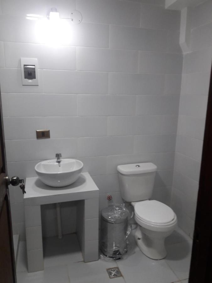 Hostal Jerian Уюни Экстерьер фото